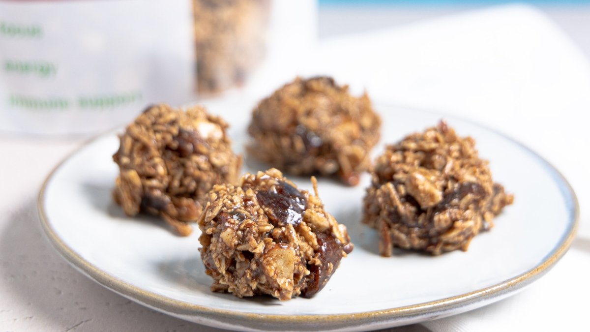 Ginger and Date Bites with Chocolate - Forij.co